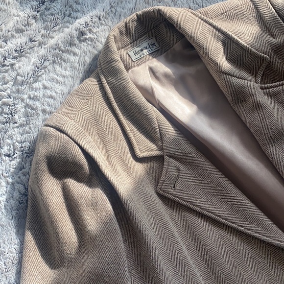 Blazer - Picture 2 of 15